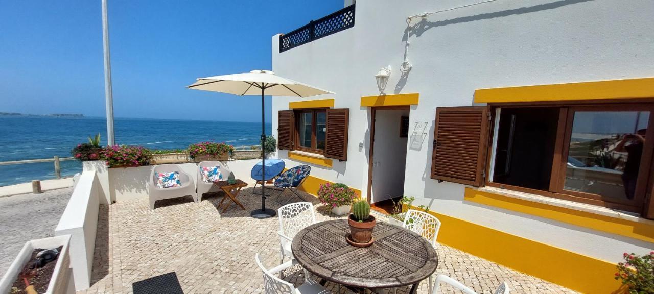 Pequena Baleia Bed & Breakfast Ferrel  Exterior photo